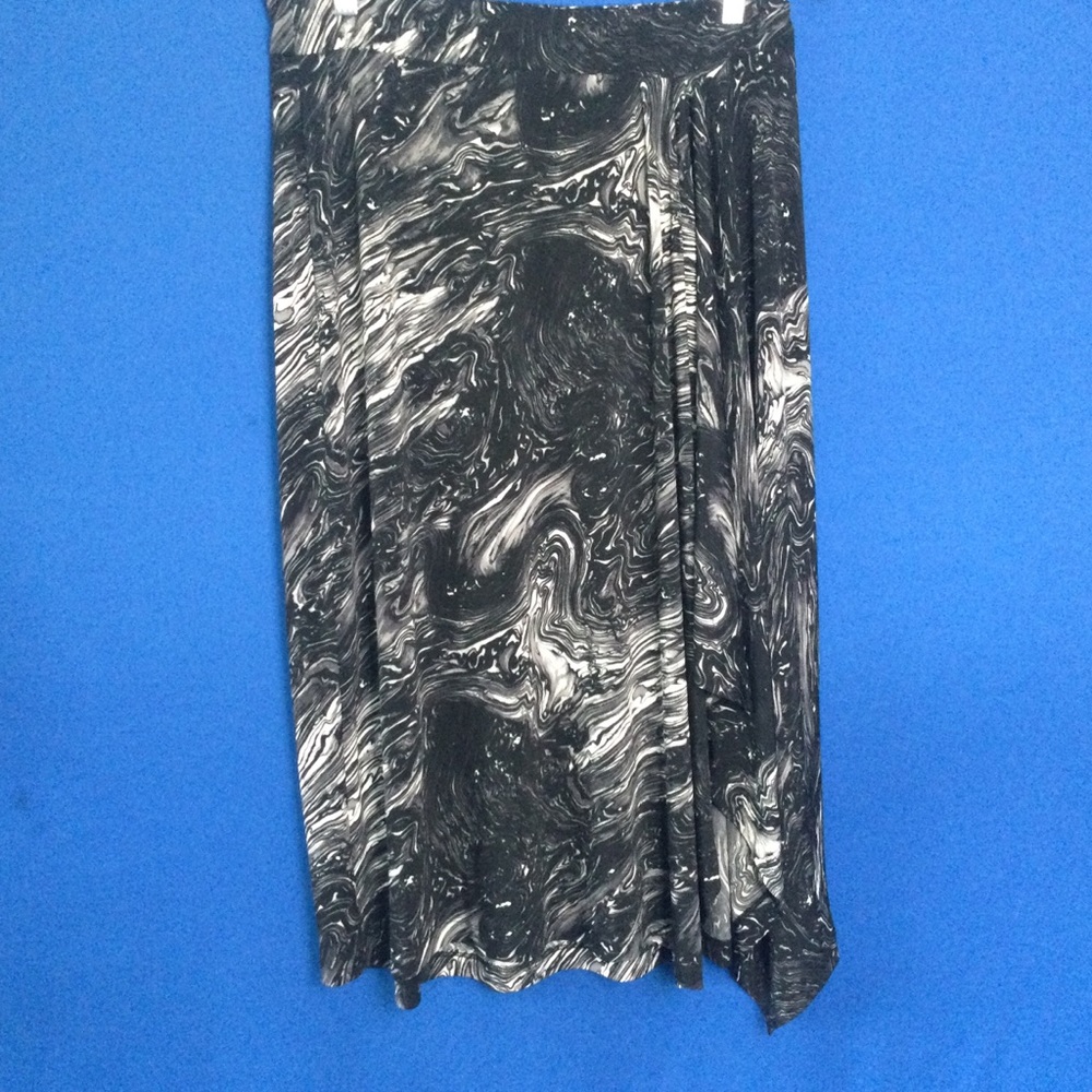 MIchael Kors Size Large can fit XL Marbel Pattern Asymmetrical Slit Stretch